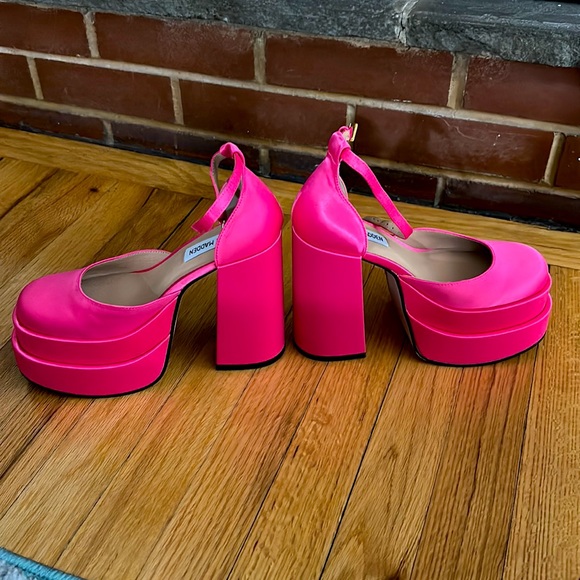 Steve Madden Shoes Satin Steve Madden Platform Heels In A Bright